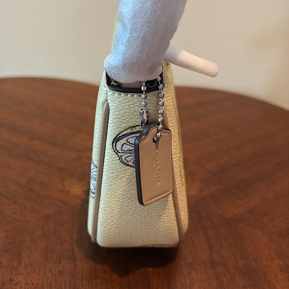 Coach Nolita 19 Lemon mini bag
Satchel Leather yellow garden Glade multi NWT - Picture 6 of 14